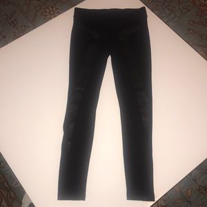 Black leggings with a design